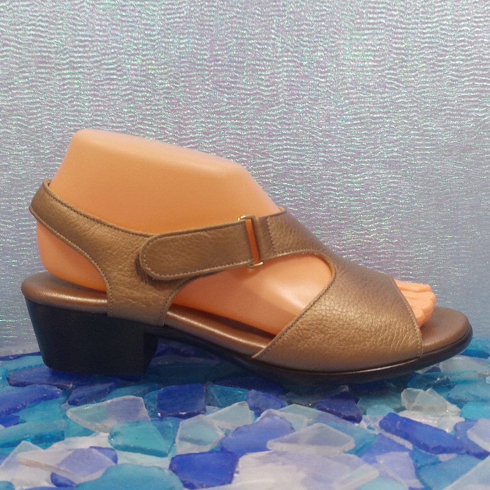 SAS leather sandals (195)